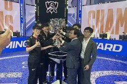 Uzi在TL比赛中出色防守，锐不可当引发热议！